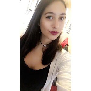 Meet your Posher, Ria